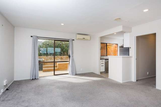 2/594 East Coast Road Pinehill_1