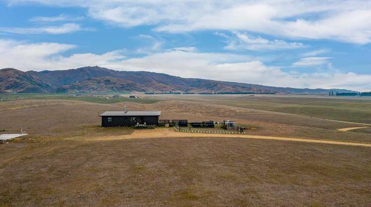 403 McArthur Road Alexandra_16