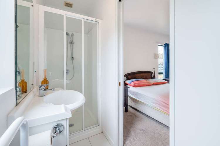 2 Albizia Avenue Henderson_9