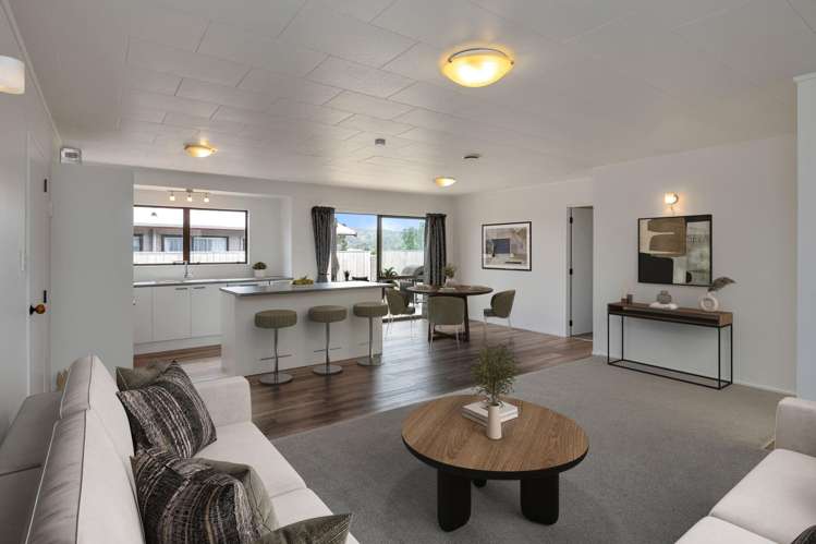 114 Paramount Parade_3