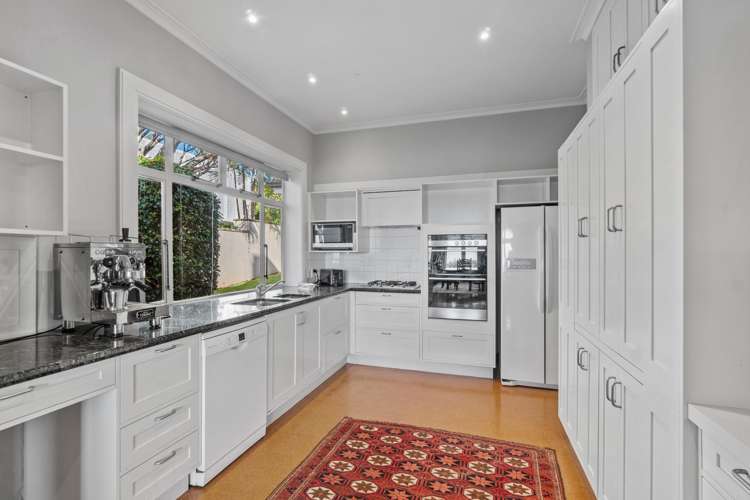 82 Paritai Drive Orakei_9