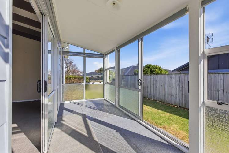 2/92a Ngamotu Road Spotswood_20