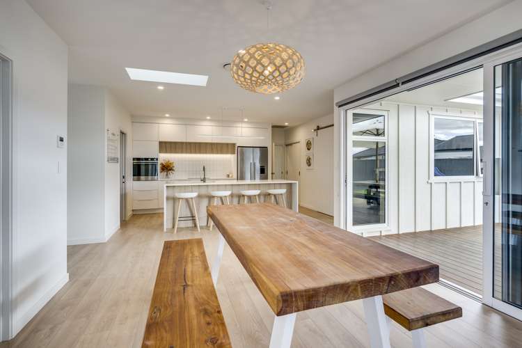 12 Hikawera Drive Frimley_5