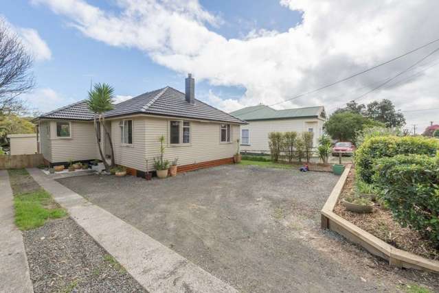 17 Kowhai Street Helensville_1