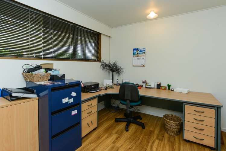 53 Upham Crescent Taradale_11