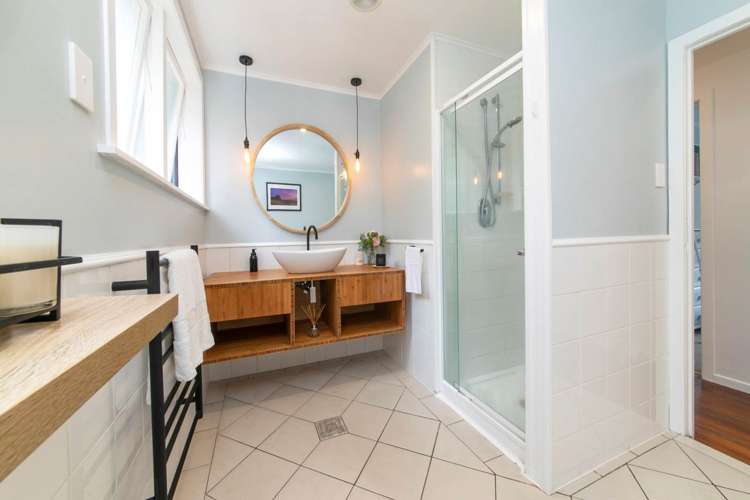 141 Woodlands Park Road Titirangi_15