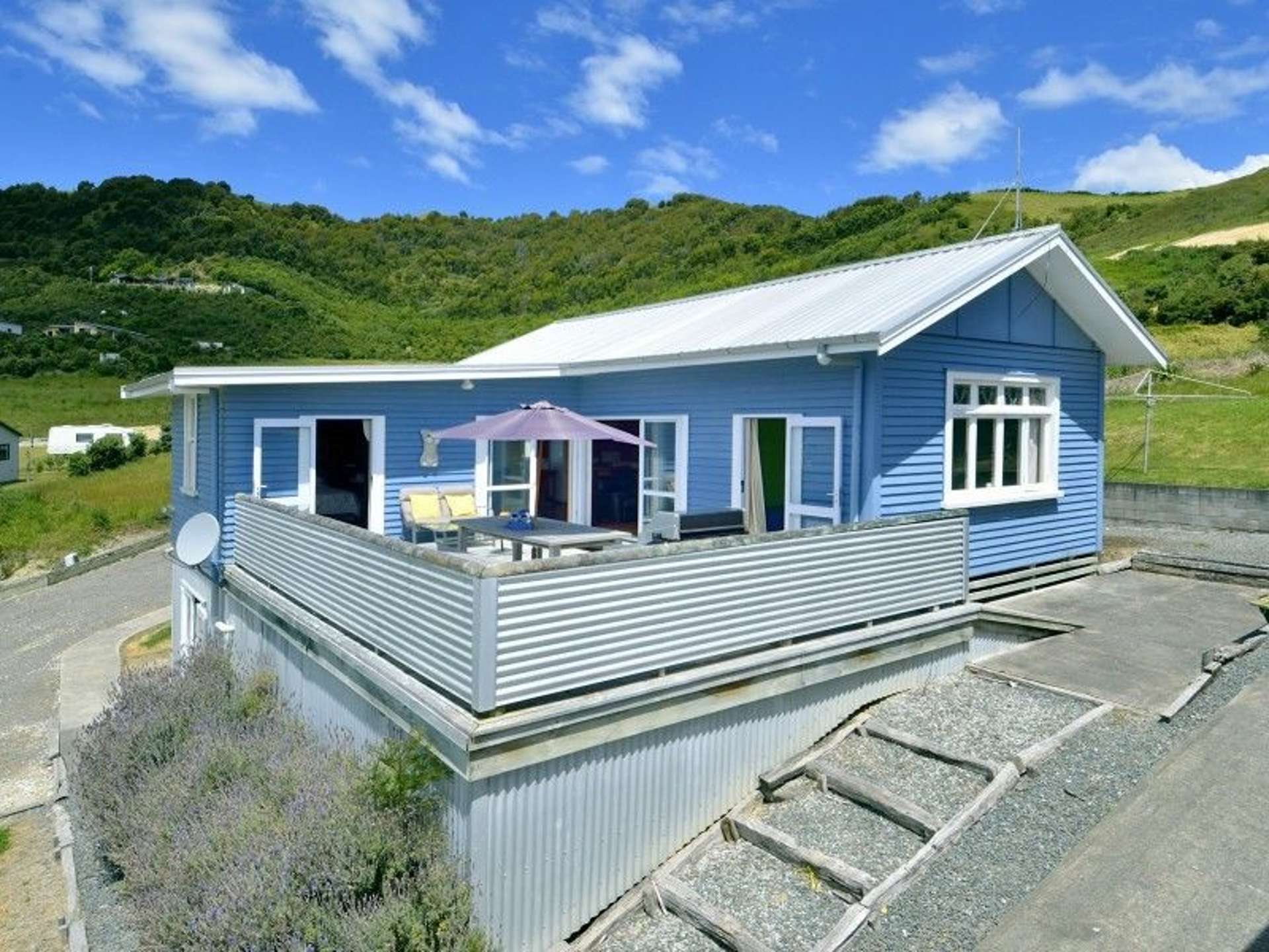 25 Lochiel Street Mahia_0