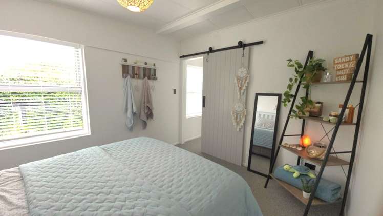 19 West Crescent Te Puru_15