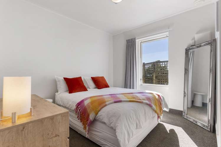 2/15 Upper Lewisville Terrace Thorndon_6