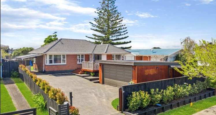 35 & 37 Megan Avenue Pakuranga Heights_4
