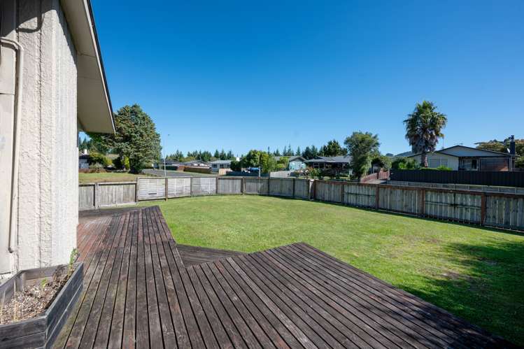 2 Adam Place Mangakakahi_17