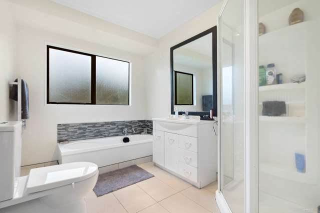 1/58 Awaroa Road Sunnyvale_3