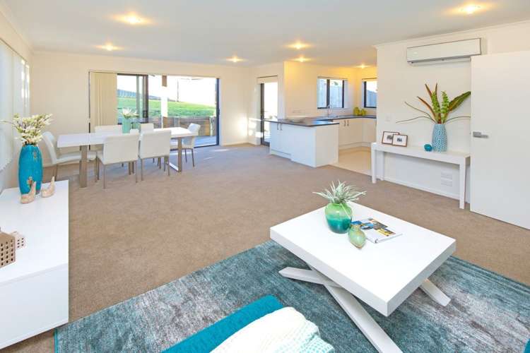 8 Maylee Crescent Gulf Harbour_0