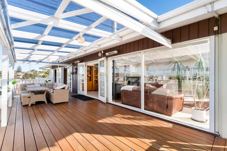 15 Jaemont Avenue Te Atatu South_29