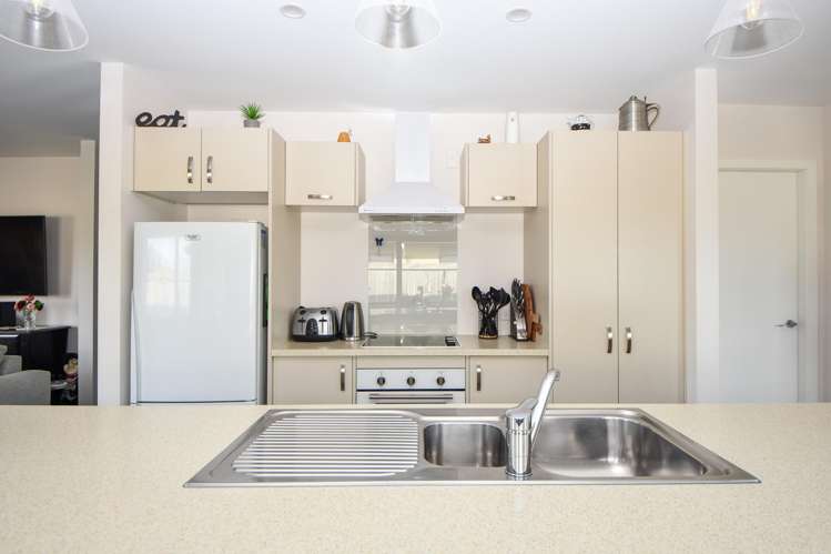 65 Ashmore Park Road Carterton_2