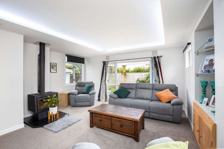 8 York Crescent Westown_10