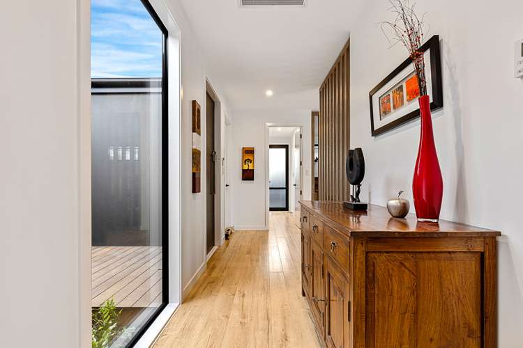 589 Madras Street Saint Albans_17