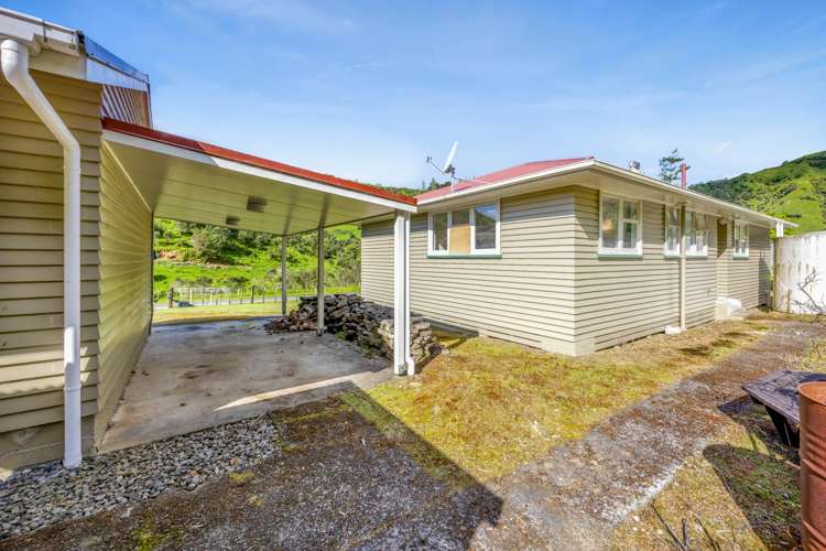 48A-B Whangamomona Road Whangamomona_15