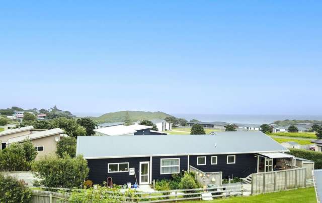 Modern Coastal Living With Sea Views