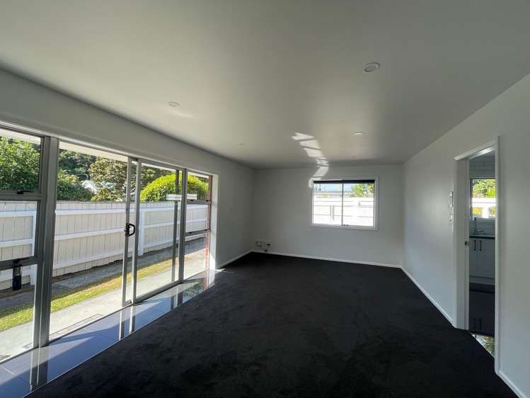 2/5 Charles Street Belmont_5