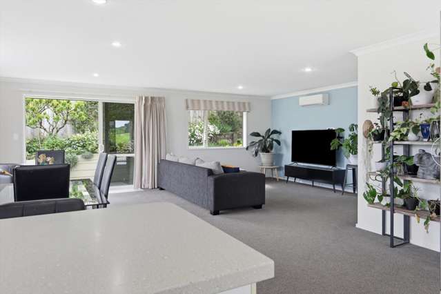 298 Ballintoy Park Drive Welcome Bay_2