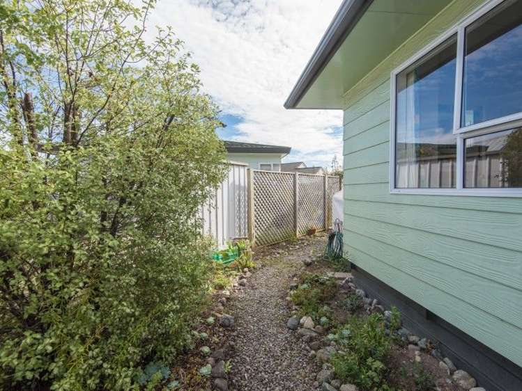 13 Birchwood Grove Richmond_11