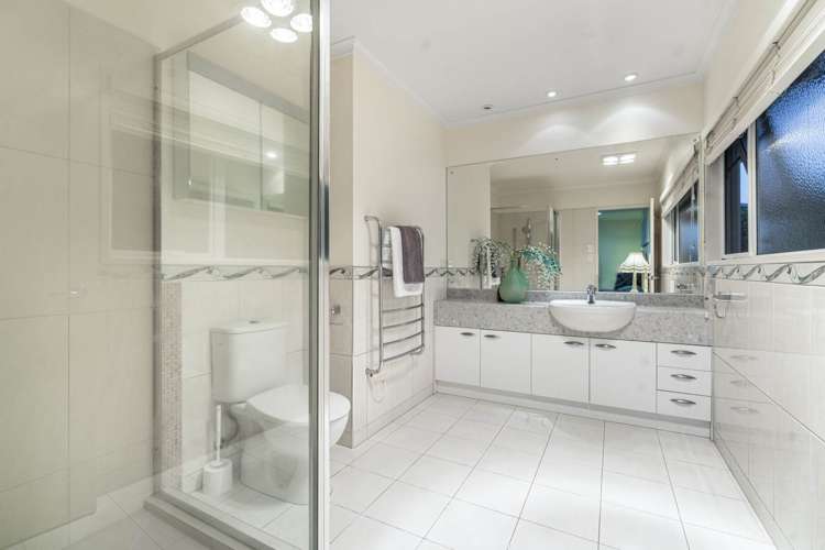 34 English Oak Drive Schnapper Rock_17