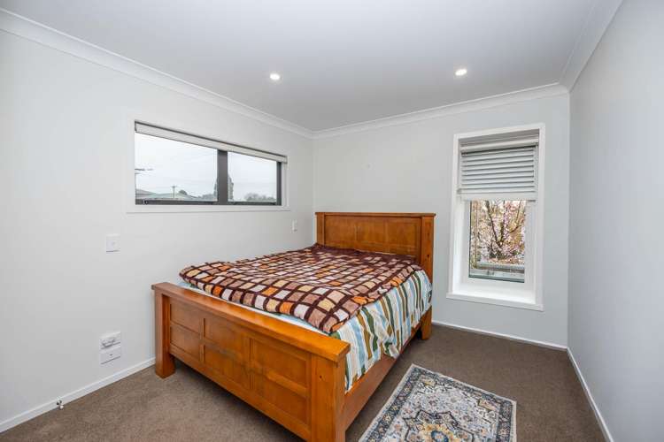 2/33 Cowley Drive Temple View_6