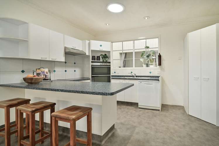 910 Collinge Road Mayfair_7