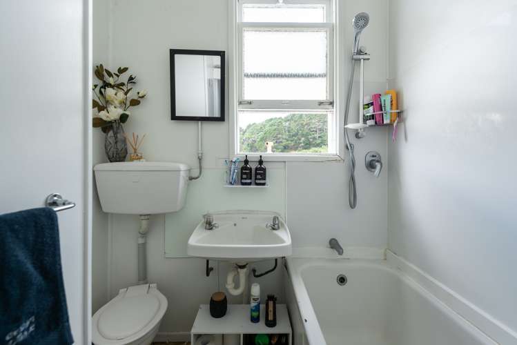 16 Glendavar Street Berhampore_9