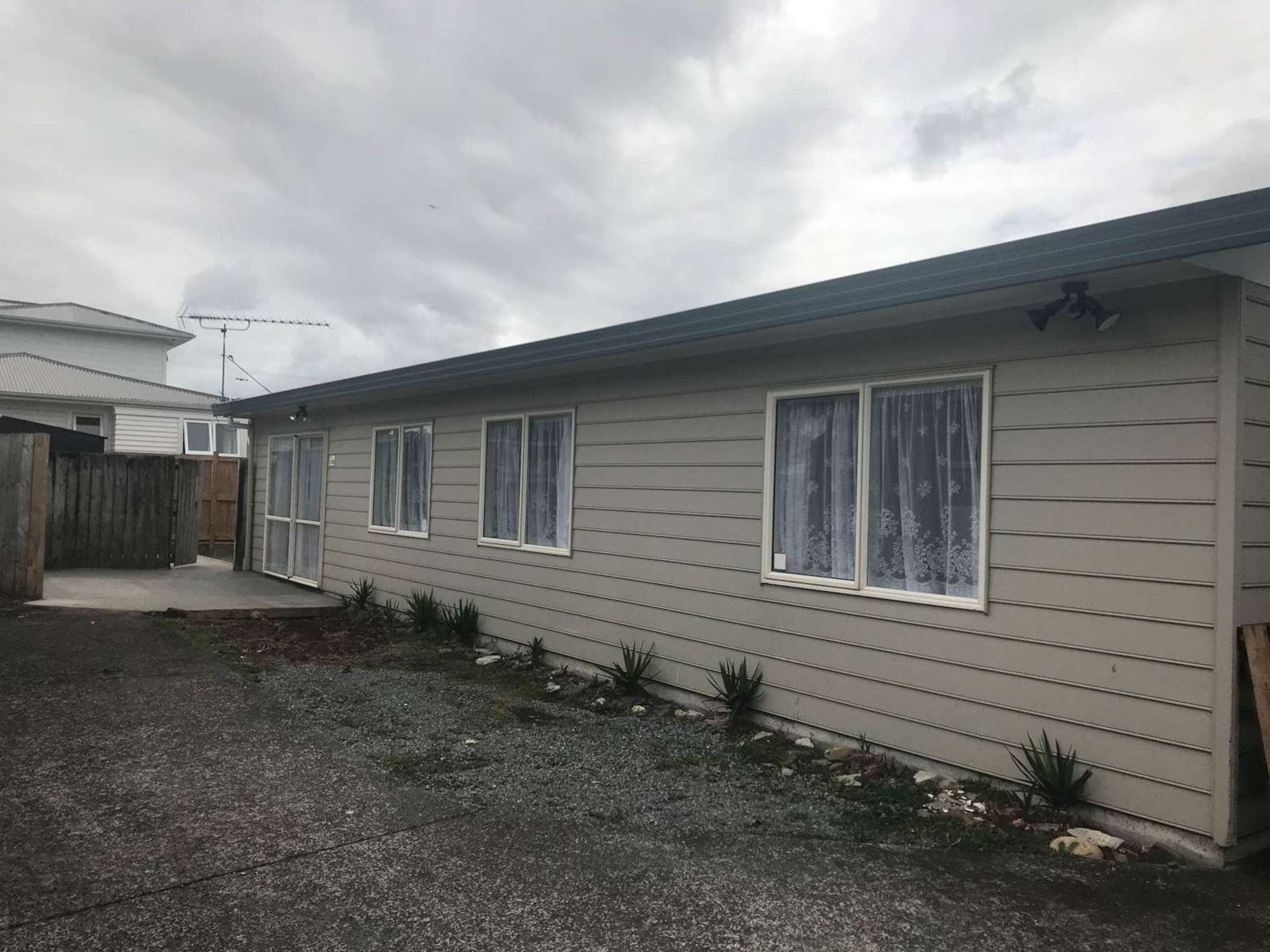 2/161 Old Wairoa Road Papakura_0