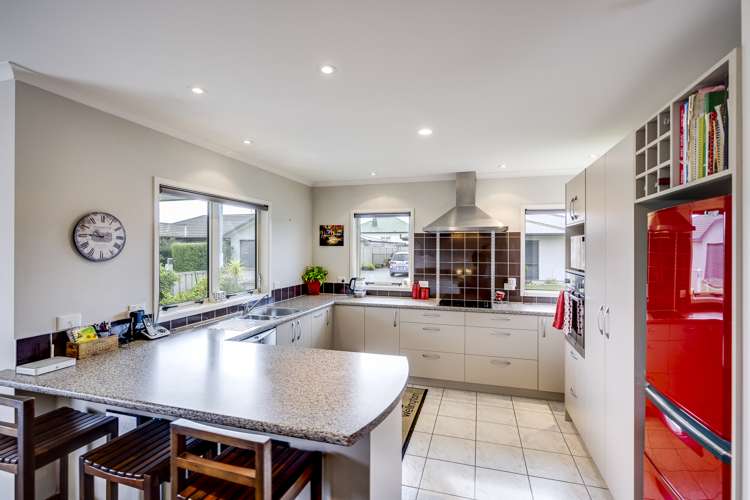 1109a Karamu Road North Mayfair_5