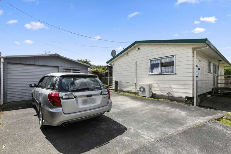 2/3 Hewer Crescent Naenae_12