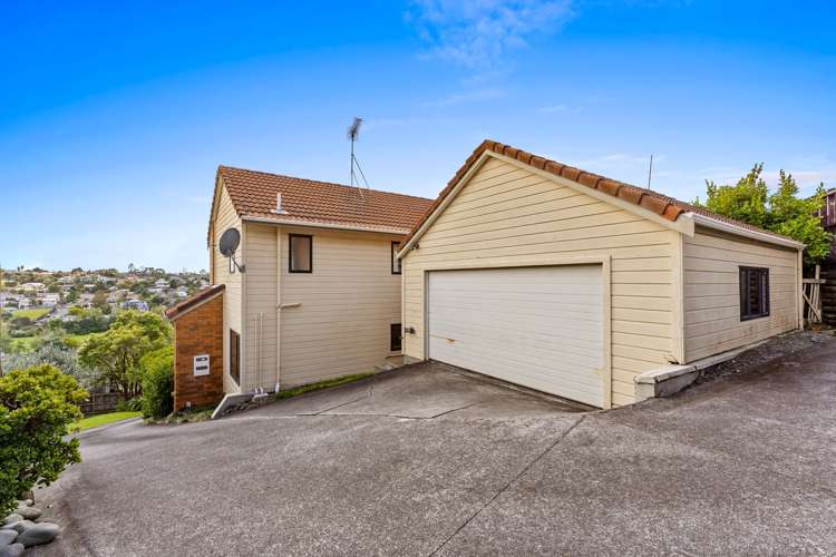 2/12 Helicon Place Totara Vale_14