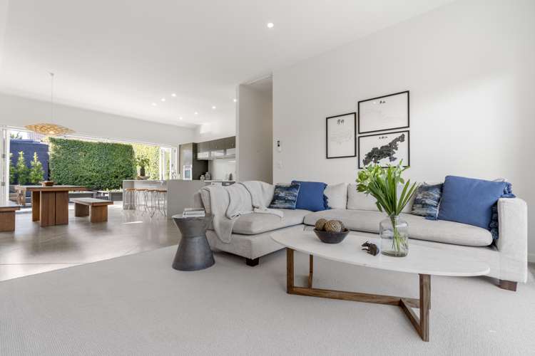 2 Ascot Avenue Narrow Neck_8