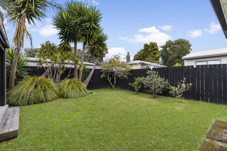4 Holman Road Te Atatu Peninsula_20