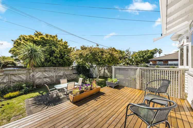 8 Invermay Avenue Mount Roskill_24