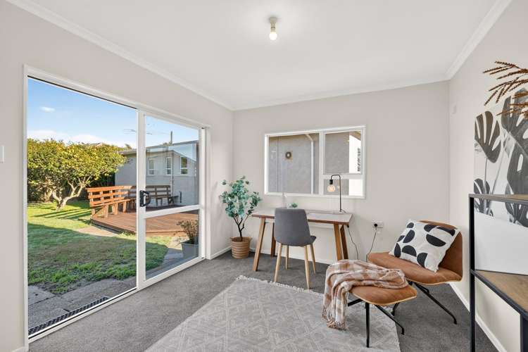 29 Neale Avenue Stoke_18