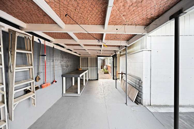 2 Guy Place Melville_23