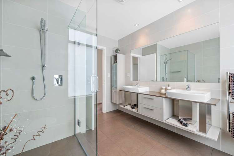 81 Pine Harbour Parade Beachlands_26