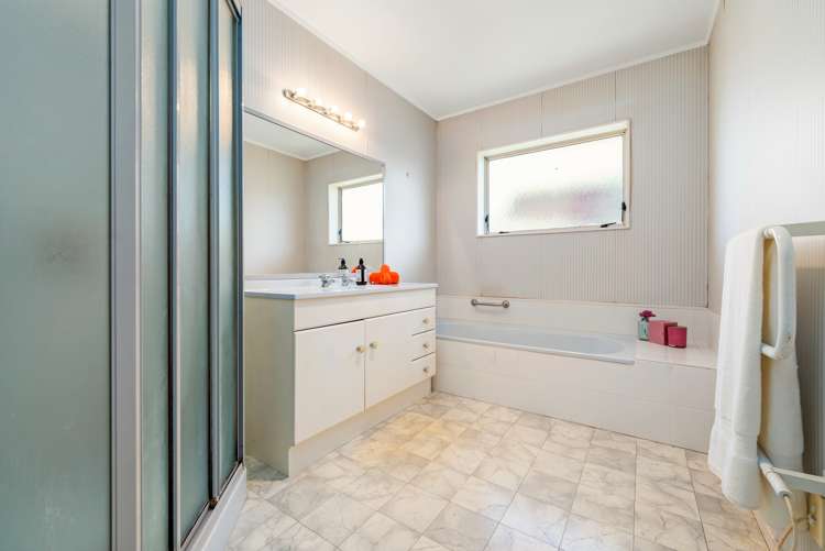 29 Taupiko Place Green Bay_11