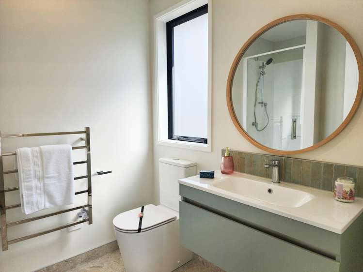 47 Metoriti Crescent Karaka_7