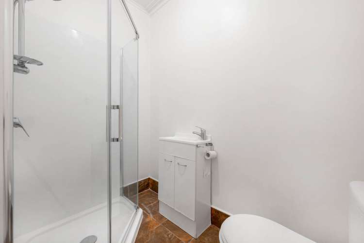 4301 Great North Road Glendene_23