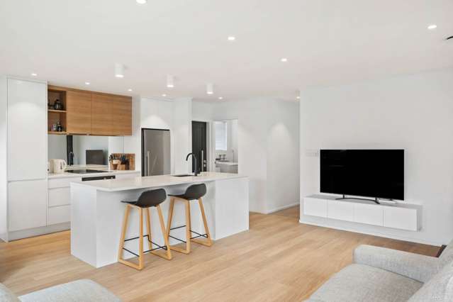 2/17 Heathglen Place Bayview_1