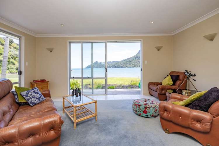 13 Foster Avenue Huia_10