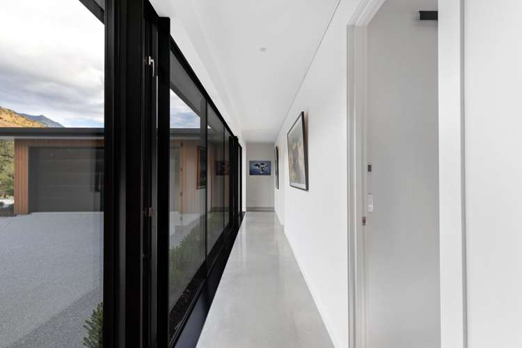 5 River Valley View Glenorchy_12