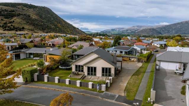 Charming 3-Bedroom Home in the Heart of Wanaka