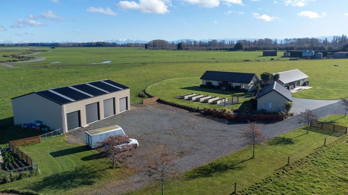 585 Coutts Island Road_0