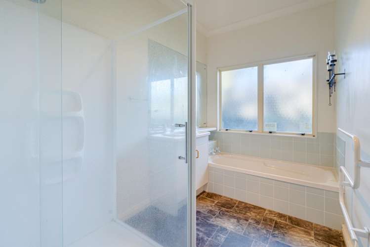 112 Sandspit Road Waiuku_14