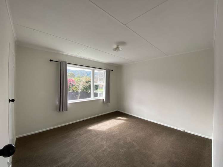 323 Wellington Road Wainuiomata_10